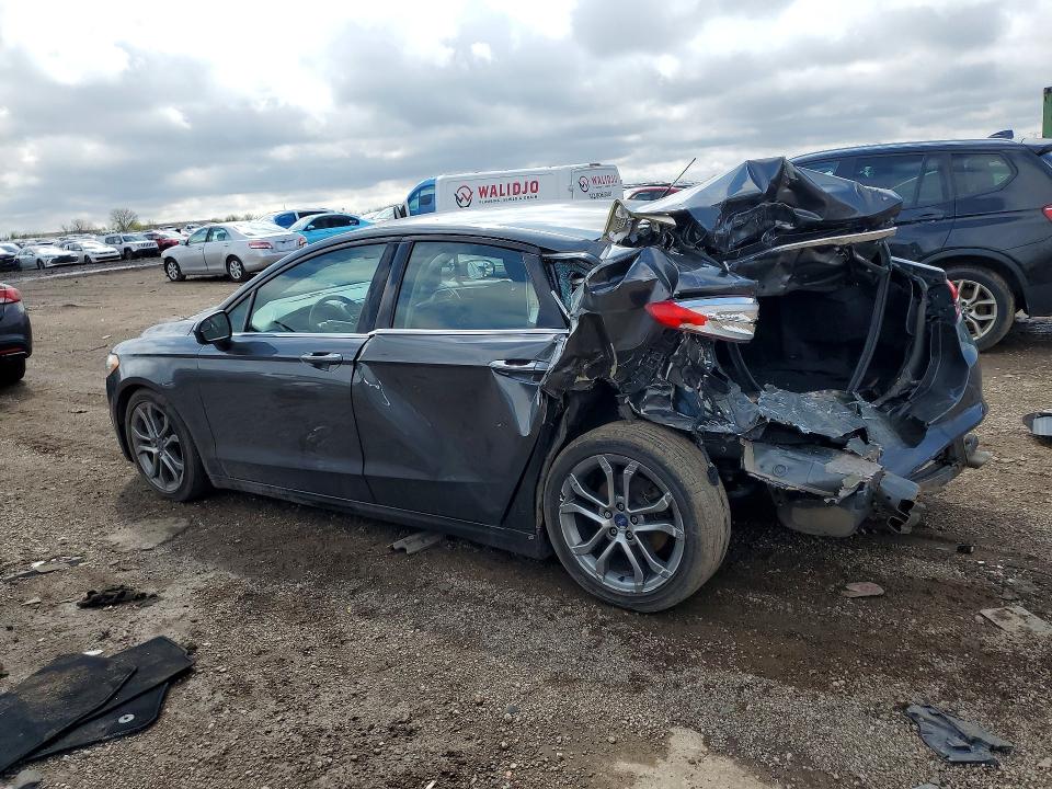 2017 Ford Fusion VIN 3FA6P0G77HR347139 COPART salvage auction — REAR END, Il - Salvage Certificate, sold $825 on 2026-07-02 (photo 2)