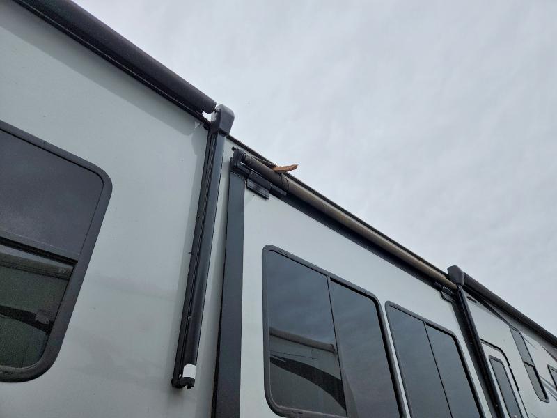 2022 Alliance rv Valor VIN 7M5FV4432NA005561 COPART salvage auction — SIDE, GA - CERT OF TITLE-SALVAGE, sold $850 on 2026-07-30 (photo 9)