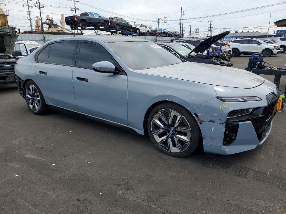 2024 BMW 7er VIN WBA23EH00RCP97991 COPART salvage auction — REAR END, Ca - Salvage Certificate, sold $41,500 on 2026-07-06 (photo 4)