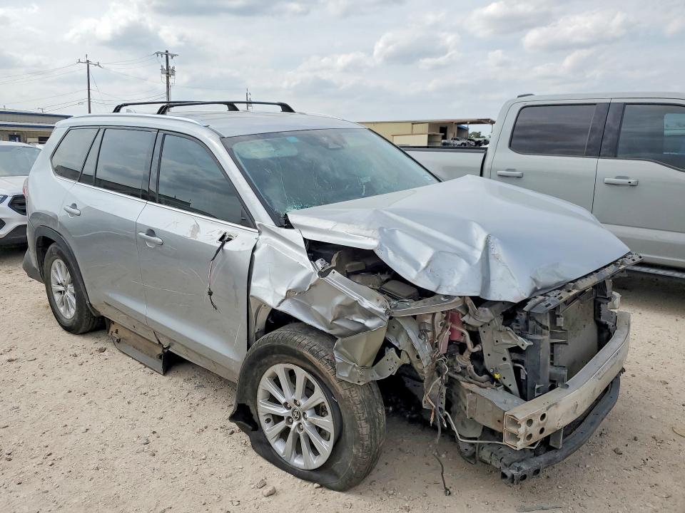 2024 Toyota Highlander VIN 5TDAAAA59RS000624 COPART salvage auction — FRONT END, Salvage Title, sold $8,200 on 2026-07-23 (photo 4)