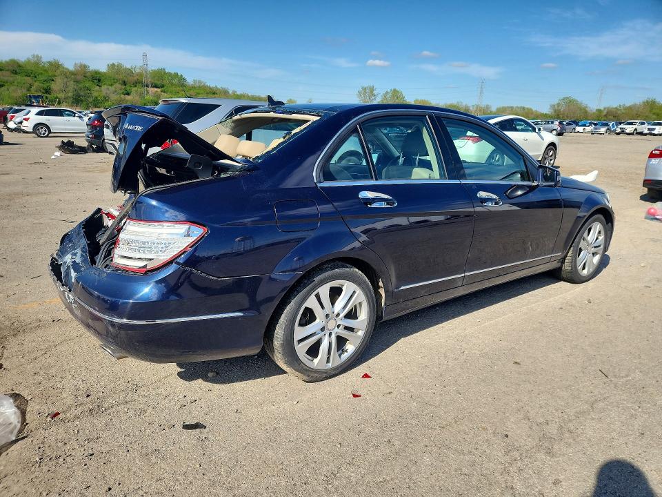 2013 Mercedes-benz C-klasse VIN WDDGF8AB8DA818920 COPART salvage auction — REAR END, Il - Salvage Certificate, sold $900 on 2026-07-10 (photo 3)