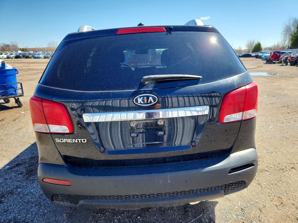 2011 Kia Sorento VIN 5XYKTDA20BG057027 COPART salvage auction — UNDERCARRIAGE, ON - PERMIT SALVAGE, sold $400 on 2026-07-21 (photo 6)