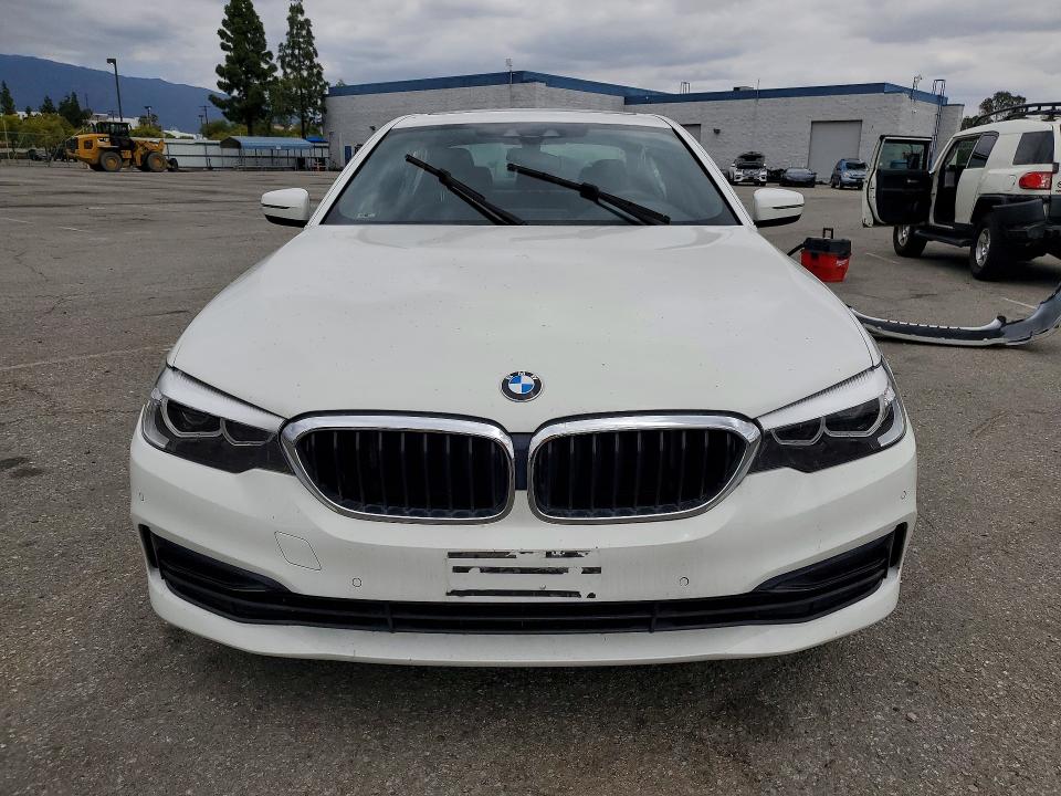 2019 BMW 5er VIN WBAJA5C5XKWW01080 COPART salvage auction — REAR END, Ca - Non-Repairable Vehicle Cert, sold $250 on 2026-07-30 (photo 5)