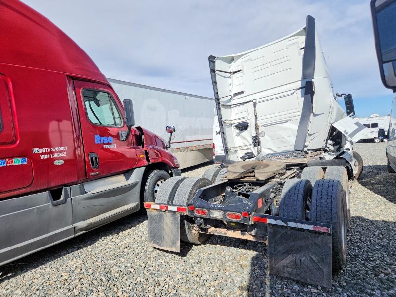 2025 Volvo VIN 4V4NC9EH3SN668160 COPART salvage auction — SIDE, Co - Public - Salvage Title, sold $26,250 on 2026-07-09 (photo 4)