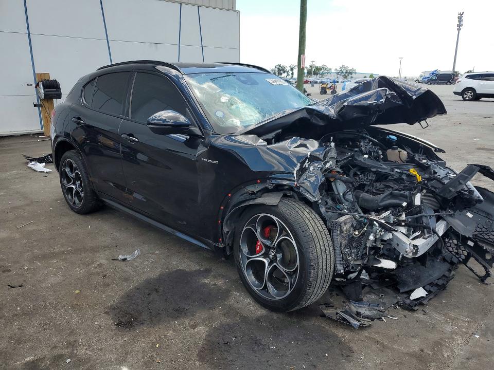 2022 Alfa romeo Stelvio VIN ZASPAKBN3N7D41463 COPART salvage auction — FRONT END, Fl - Certificate Of Destruction, sold $2,100 on 2026-08-19 (photo 4)