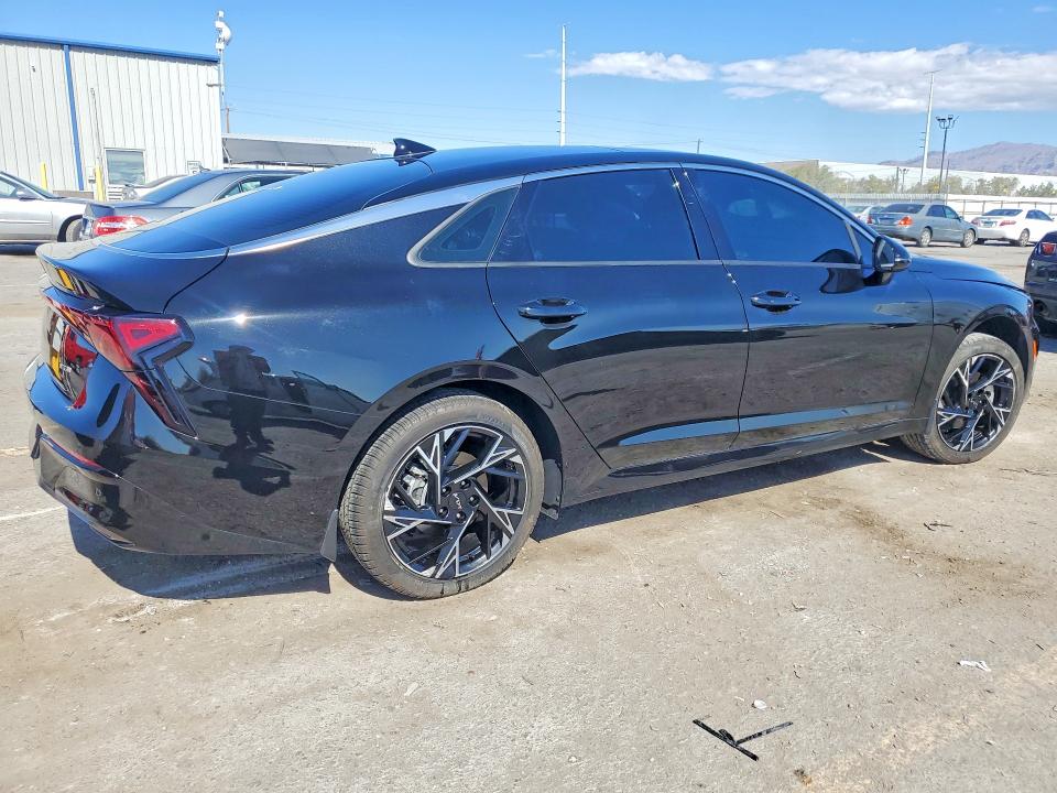 2025 Kia K5 VIN KNAG64J70S5374689 COPART salvage auction — SIDE, Nv - Salvage Title, sold $7,300 on 2026-07-16 (photo 3)