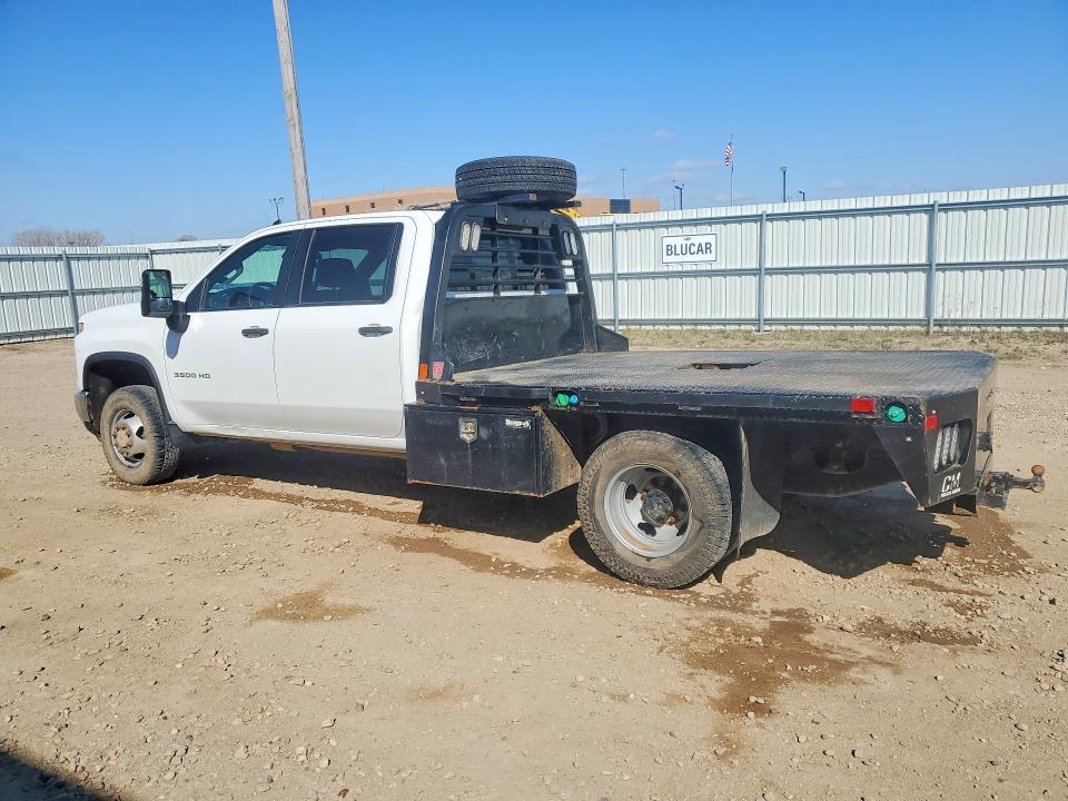 2024 Chevrolet Silverado 3500 VIN 1GB4YSEY7RF307099 COPART salvage auction — MINOR DENT/SCRATCHES, WY - CERTIFICATE OF TITLE, sold $26,500 on 2026-07-09 (photo 2)