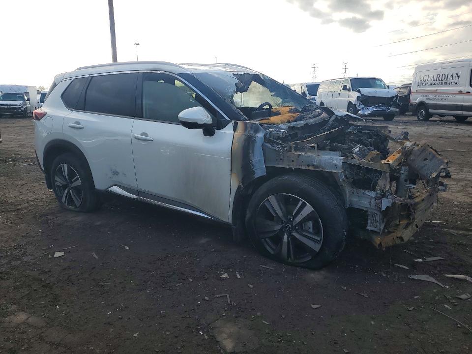 2023 Nissan Rogue VIN JN8BT3DD5PW321851 COPART salvage auction — ENGINE BURN, Mi - Cert Of Title-Salvage Vehicle, sold $1,800 on 2026-07-14 (photo 4)