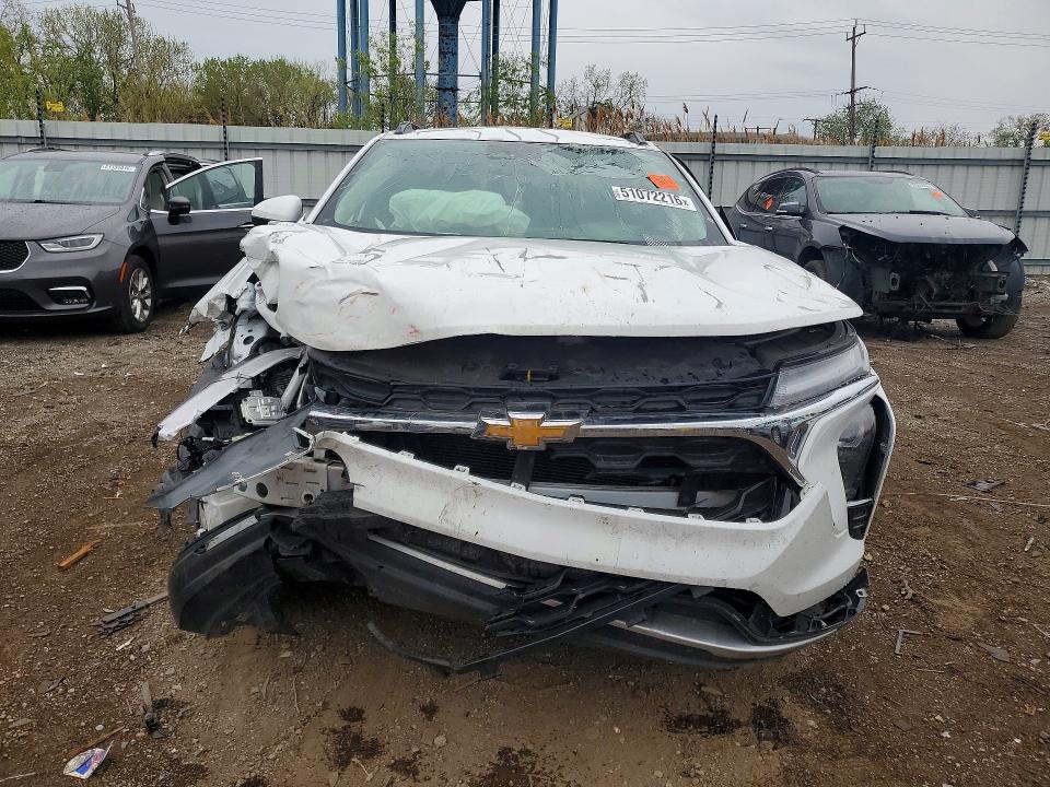 2024 Chevrolet Trax VIN KL77LHE27RC241142 COPART salvage auction — FRONT END, Il - Certificate Of Title, sold $3,400 on 2026-07-15 (photo 5)