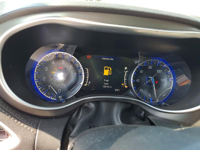 2018 Chrysler Pacifica VIN 2C4RC1GG1JR251642 COPART salvage auction — MINOR DENT/SCRATCHES, FL - CERTIFICATE OF TITLE, sold $2,300 on 2026-07-06 (photo 9)