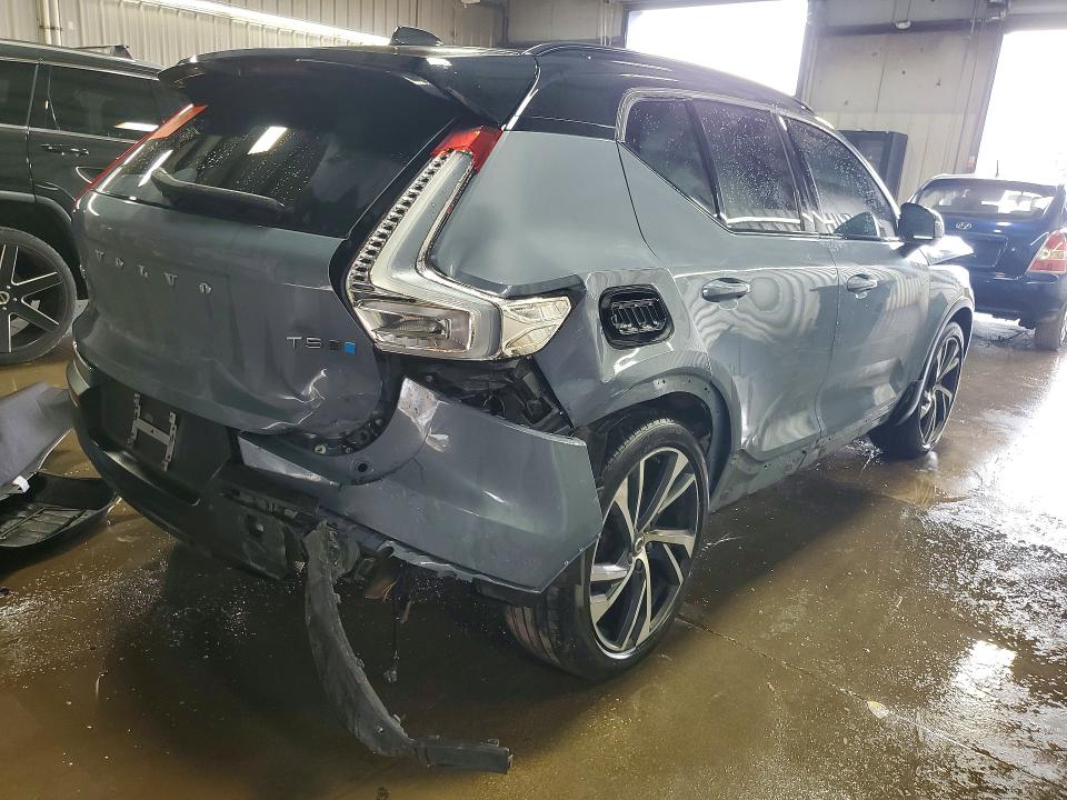 2022 Volvo Xc40 VIN YV4162UM8N2724796 COPART salvage auction — REAR END, Il - Salvage Certificate, sold $3,400 on 2026-07-28 (photo 3)