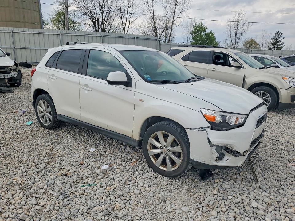2013 Mitsubishi Outlander VIN 4A4AP3AUXDE020678 COPART salvage auction — FRONT END, Mi - Dealer Only Clean Title, sold $850 on 2026-07-09 (photo 4)