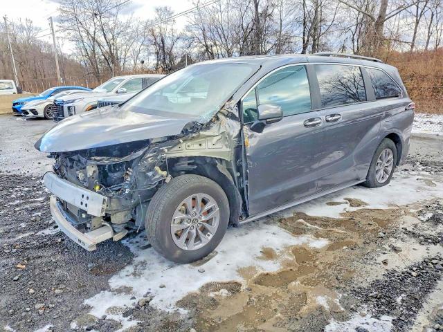 2025 Toyota Sienna VIN 5TDYRKEC6SS242010 COPART salvage auction — FRONT END, Fl - Certificate Of Destruction, sold $14,800 on 2026-07-10 (photo 1)