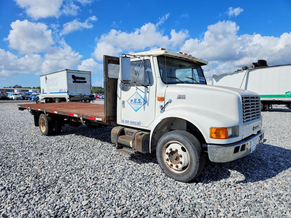 2000 International 4000 series VIN 1HTSCAAM7YH260161 COPART salvage auction — NORMAL WEAR, Fl - Certificate Of Title, sold $1,800 on 2026-07-06 (photo 4)