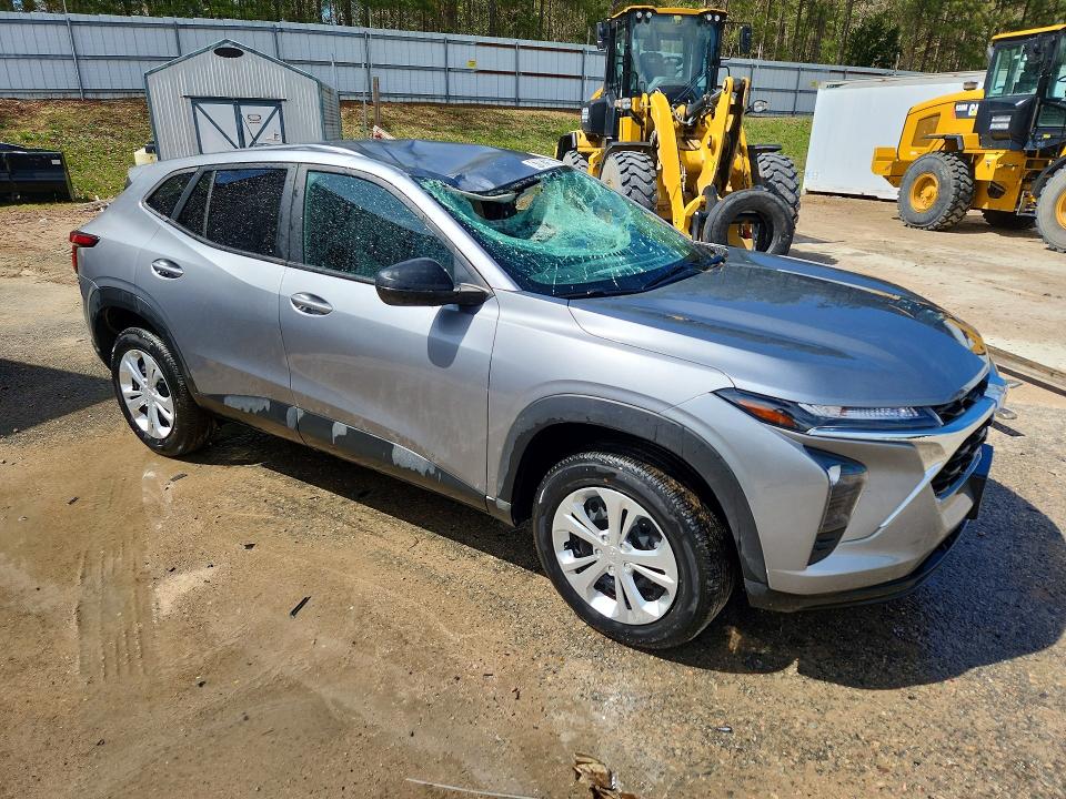2024 Chevrolet Trax VIN KL77LFE26RC246093 COPART salvage auction — ROOF, VA - CERTIFICATE OF TITLE, sold $7,800 on 2026-07-09 (photo 4)