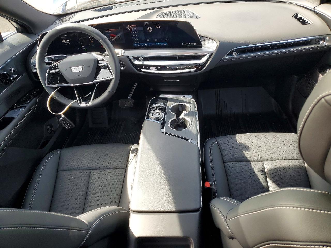 2025 Cadillac LYRIQ VIN 1GYKPURL4SZ318401 COPART salvage auction — Hail, OH - CERT OF TITLE-SALVAGE, sold $25,750 on 2026-07-02 (photo 8)