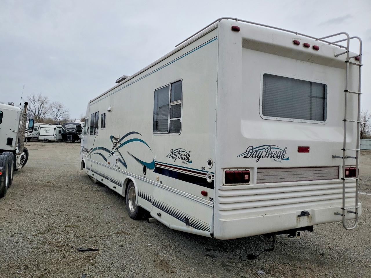 2000 Damon VIN 5B4LP37J4X3312863 COPART salvage auction — Top/Roof, IN - CERTIFICATE OF TITLE, sold $30 on 2026-07-07 (photo 3)