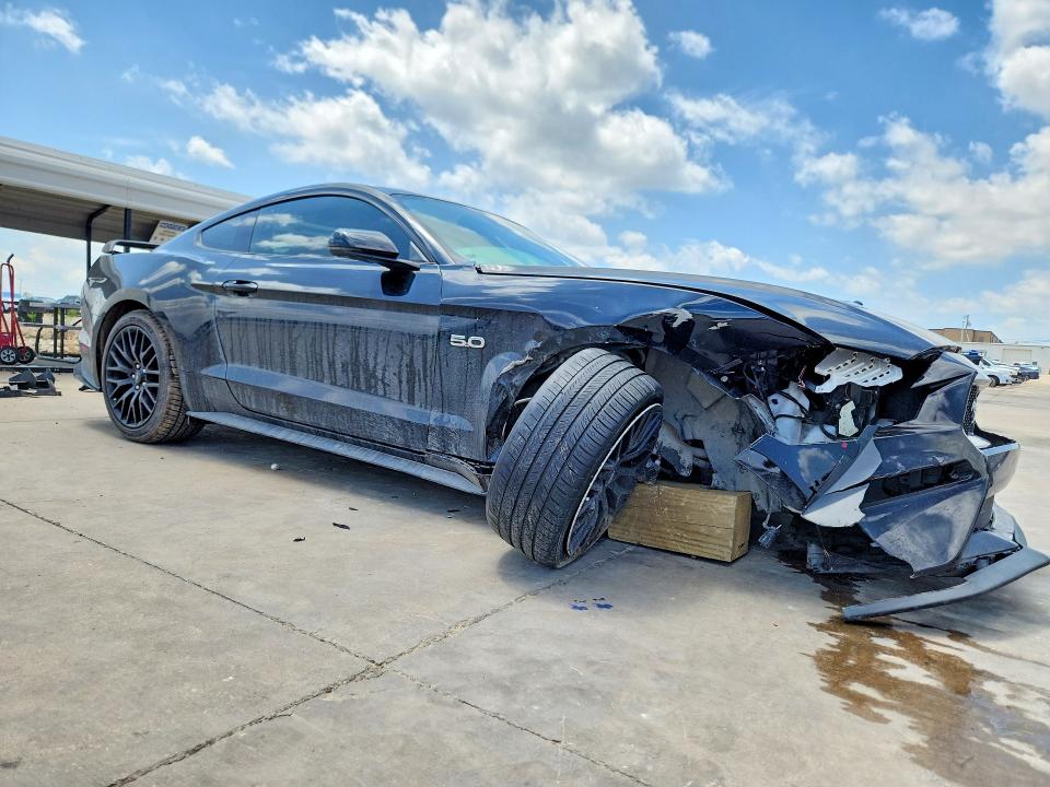 2022 Ford Mustang VIN 1FA6P8CF0N5127271 COPART salvage auction — FRONT END, Tx - Certificate Of Title, sold $13,700 on 2026-07-02 (photo 4)