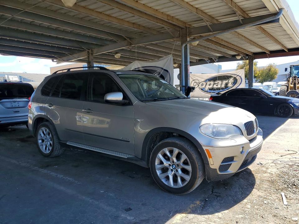 2011 BMW X5 VIN 5UXZV4C54BL738911 COPART salvage auction — MINOR DENT/SCRATCHES, Ca - Dis/Dlr/Exp Only Clean Title, sold $1,400 on 2026-07-02 (photo 4)