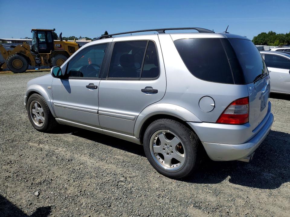 2000 Mercedes-benz Ml-class VIN 4JGAB72E8YA194018 COPART salvage auction — MINOR DENT/SCRATCHES, Ca - Dis/Dlr/Exp Only Clean Title, sold $150 on 2026-07-02 (photo 2)