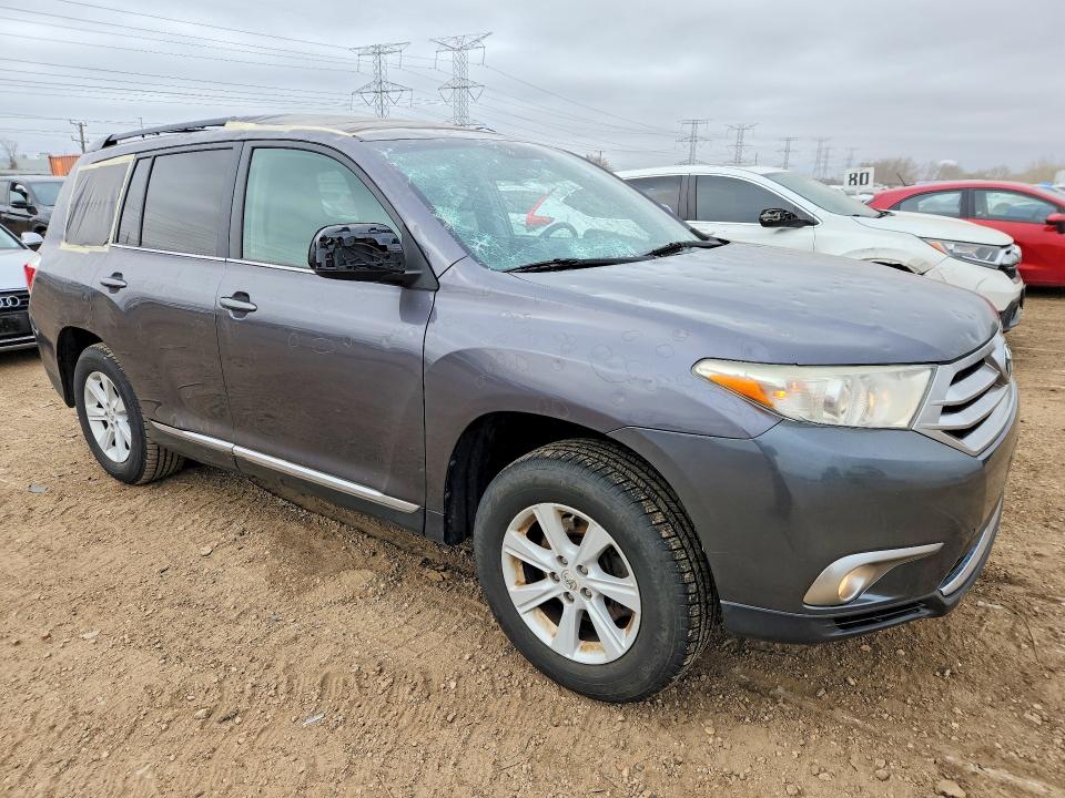 2013 Toyota Highlander VIN 5TDBK3EH5DS201348 COPART salvage auction — HAIL, Il - Salvage Certificate, sold $4,200 on 2026-07-21 (photo 4)