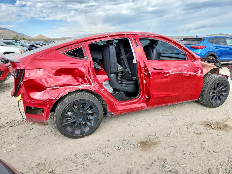 2023 Tesla Model y VIN 7SAYGAEEXPF587475 COPART salvage auction — SIDE, Ut - Salvage Certificate, sold $10,400 on 2026-07-31 (photo 3)