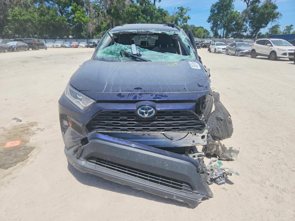 2020 Toyota Rav 4 VIN JTMRWRFV2LD067077 COPART salvage auction — ROLLOVER, Fl - Certificate Of Destruction, sold $3,450 on 2026-07-06 (photo 5)