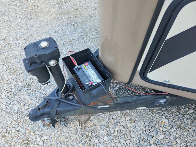 2016 Rockwood Ultra VIN 4X4TRLC2XGZ143149 COPART salvage auction — VANDALISM, TX - SALVAGE VEHICLE TITLE, sold $4,050 on 2026-07-30 (photo 7)