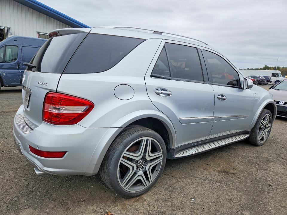 2010 Mercedes-benz Ml-class VIN 4JGBB7CB7AA587779 COPART salvage auction — MINOR DENT/SCRATCHES, Ny - Certificate Of Title (P), sold $3,500 on 2026-07-10 (photo 3)
