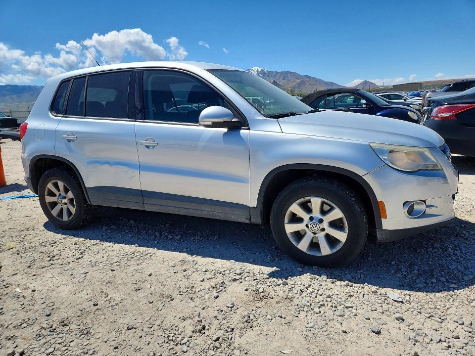 2010 Volkswagen Tiguan VIN WVGBV7AX6AW523838 COPART salvage auction — FRONT END, Ut - Certificate Of Title, sold $150 on 2026-07-02 (photo 4)