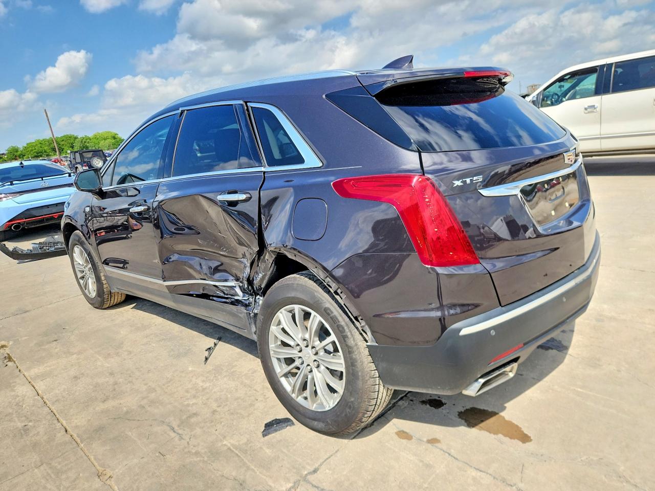 2018 Cadillac XT5 VIN 1GYKNCRS6JZ104791 COPART salvage auction — Side, TX - SALVAGE VEHICLE TITLE, sold $4,800 on 2026-06-25 (photo 2)