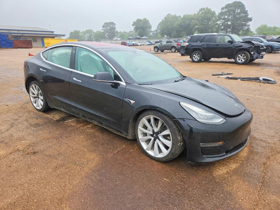 2018 Tesla Model 3 VIN 5YJ3E1EB3JF135054 COPART salvage auction — FRONT END, Tx - Salvage Vehicle Title, sold $2,050 on 2026-07-27 (photo 4)