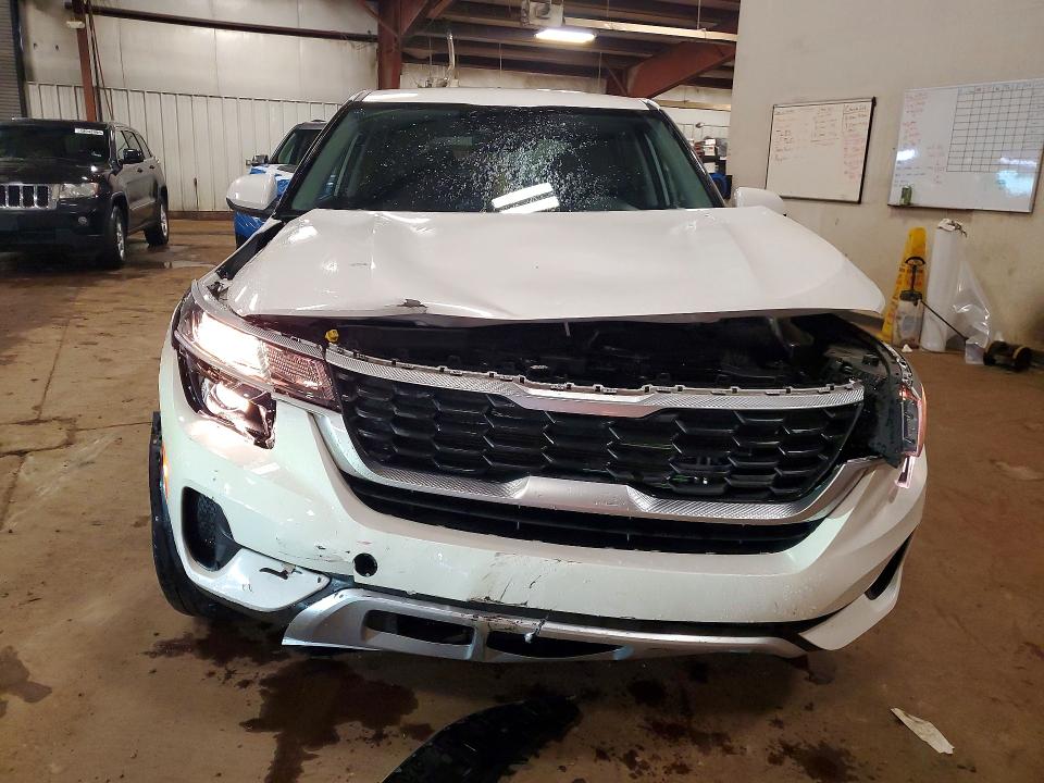 2023 Kia Seltos VIN KNDEPCAA1P7431992 COPART salvage auction — FRONT END, Mi - Certificate Of Title, sold $4,500 on 2026-07-10 (photo 5)