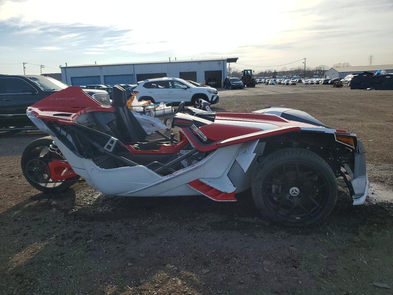 2016 Polaris Slingshot VIN 57XAAPFA1G5111817 COPART salvage auction — Vandalized, IL - SALVAGE CERTIFICATE, sold $3,600 on 2026-05-13 (photo 1)