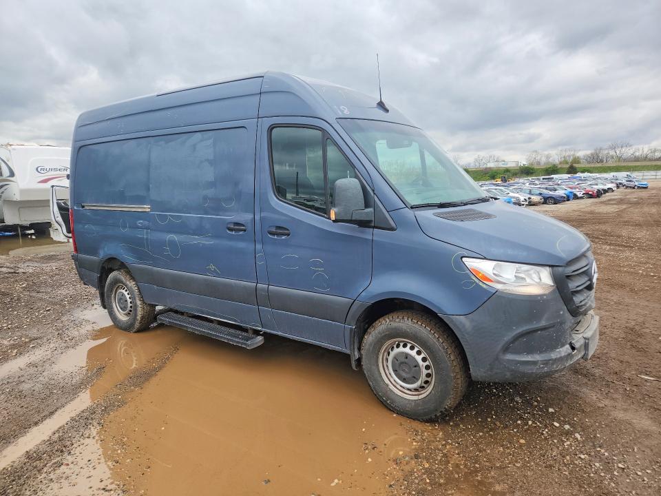 2019 Mercedes-benz Sprinter 2500 VIN WD4PF0CD7KP101368 COPART salvage auction — MINOR DENT/SCRATCHES, MI - CERT OF TITLE-SALVAGE VEHICLE, sold $3,550 on 2026-07-08 (photo 4)