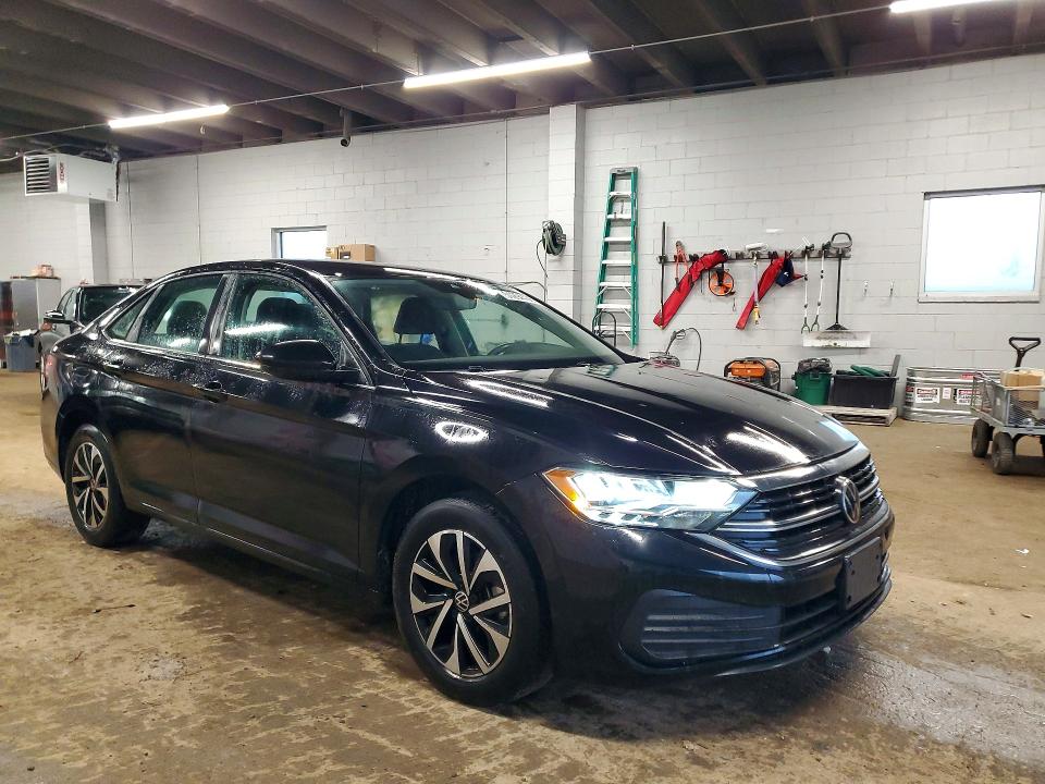 2024 Volkswagen Jetta VIN 3VW5M7BU6RM008095 COPART salvage auction — HAIL, Ia - Cert Of Title-Salvage Title, sold $7,800 on 2026-07-22 (photo 4)