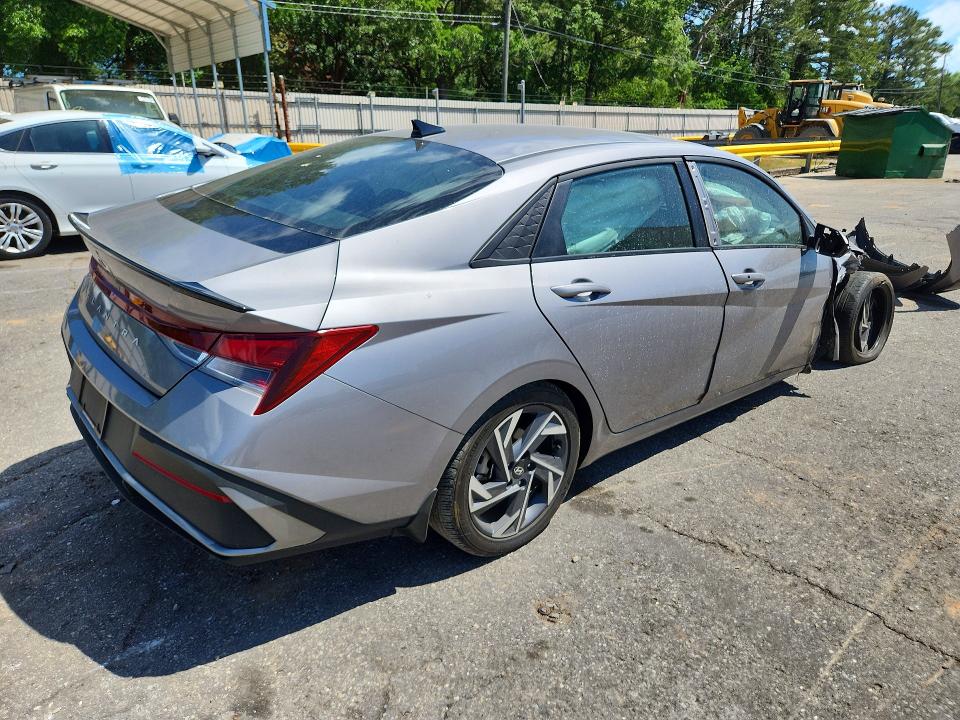 2025 Hyundai Elantra VIN KMHLM4DG2SU948617 COPART salvage auction — FRONT END, Salvage Title, sold $2,900 on 2026-07-20 (photo 3)
