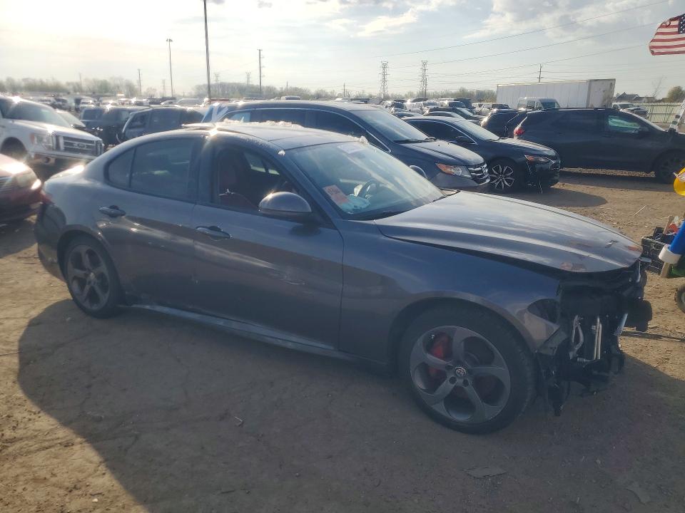 2017 Alfa romeo Giulia VIN ZARFAEDN9H7555662 COPART salvage auction — FRONT END, Mi - Certificate Of Title, sold $2,150 on 2026-07-10 (photo 4)
