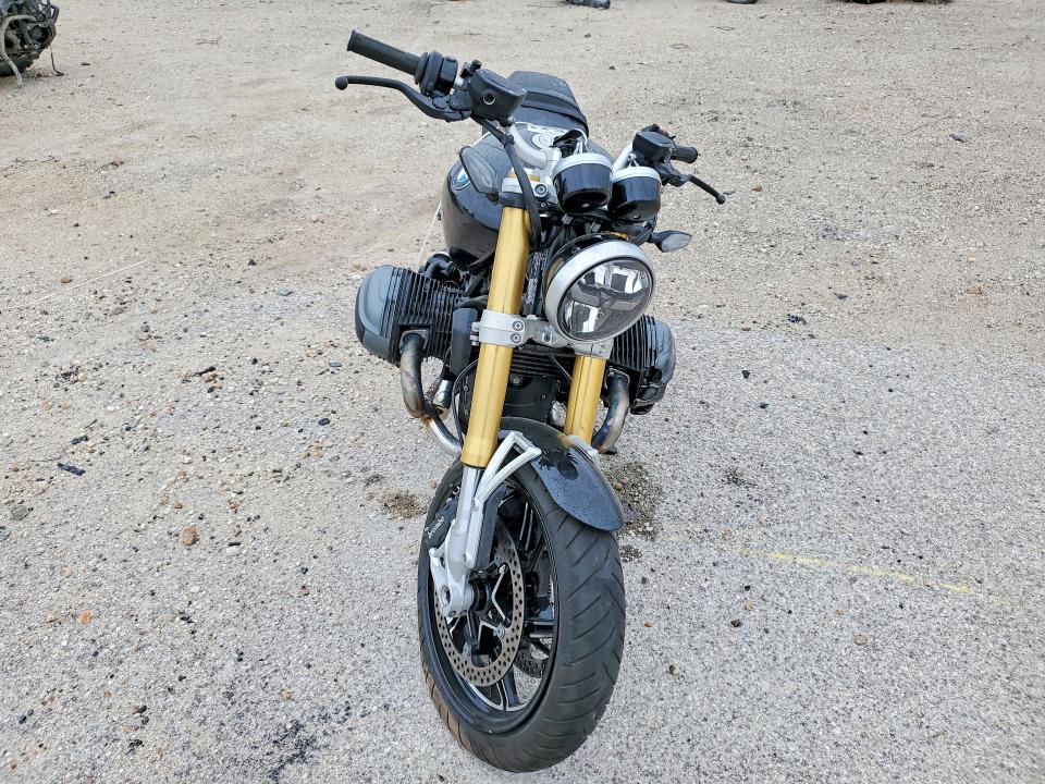 2024 BMW VIN WB10N0305R6J79964 COPART salvage auction — MINOR DENT/SCRATCHES, Tx - Salvage Vehicle Title, sold $5,000 on 2026-07-02 (photo 2)