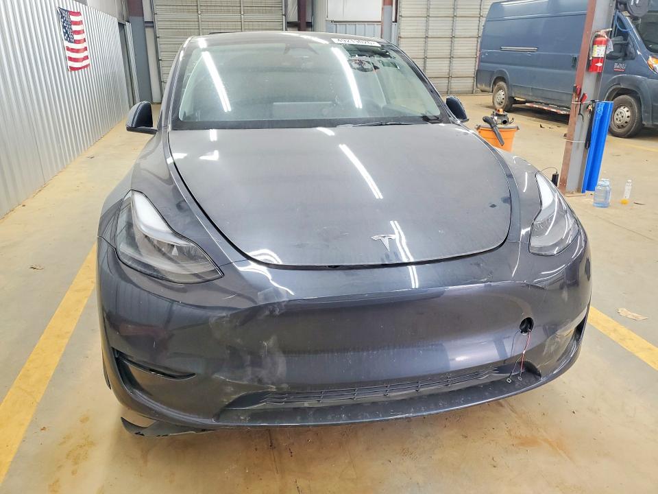 2024 Tesla Model y VIN 7SAYGDEE9RF988634 COPART salvage auction — SIDE, Nc - Salvage Certificate Of Title, sold $10,000 on 2026-07-15 (photo 5)