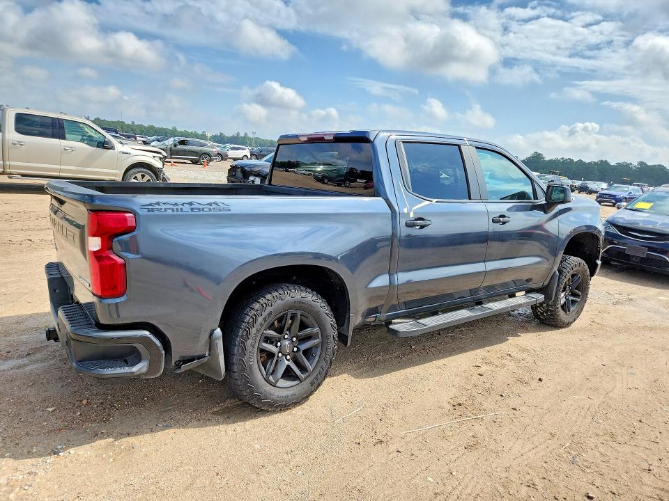 2020 Chevrolet Silverado VIN 3GCPYCEF9LG424847 COPART salvage auction — SIDE, Salvage Title, sold $5,500 on 2026-09-04 (photo 3)