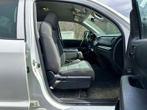 2018 Toyota Tundra VIN 5TFUY5F19JX762520 COPART salvage auction — MINOR DENT/SCRATCHES, Nh - Certificate Of Title (P), sold $9,800 on 2026-07-07 (photo 8)
