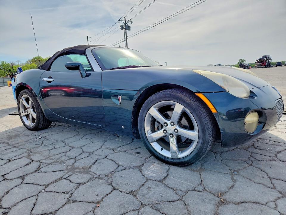 2007 Pontiac Solstice VIN 1G2MB35B17Y136323 COPART salvage auction — MINOR DENT/SCRATCHES, Tn - Certificate Of Title (P), sold $3,600 on 2026-07-06 (photo 4)