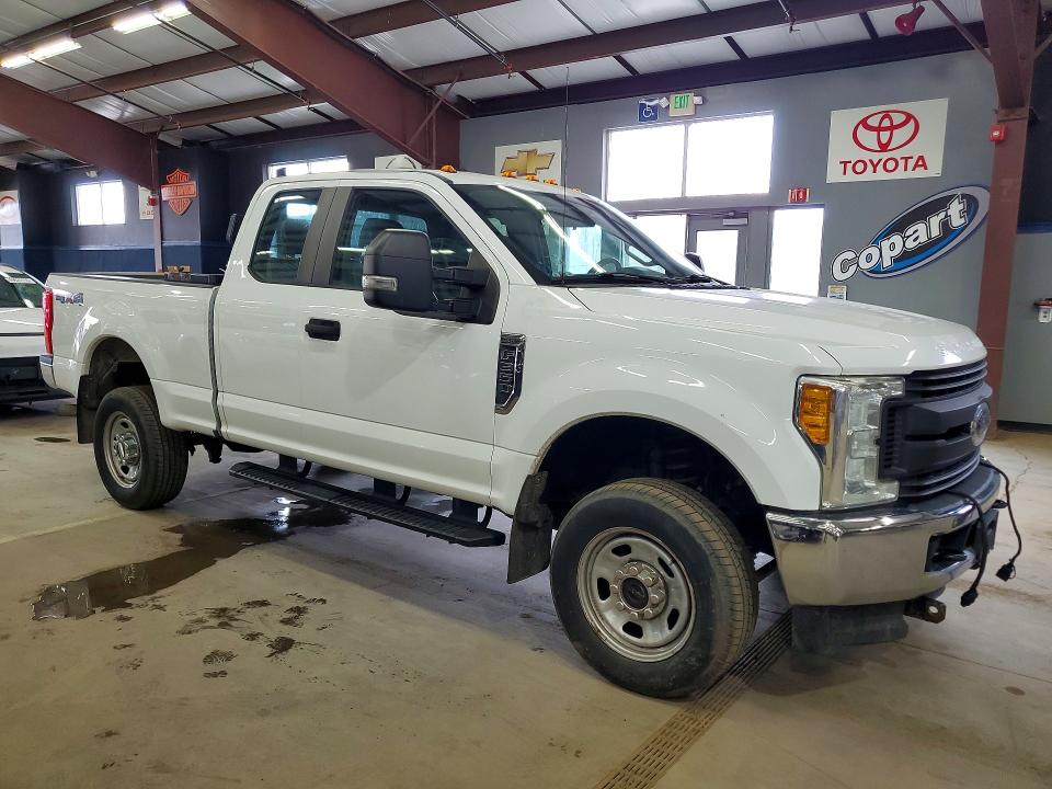 2017 Ford F-350 super duty VIN 1FT7X3B67HEC71889 COPART salvage auction — MINOR DENT/SCRATCHES, Ma - Certificate Of Title, sold $10,000 on 2026-07-27 (photo 4)