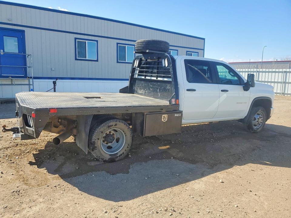 2024 Chevrolet Silverado 3500 VIN 1GB4YSEY7RF307099 COPART salvage auction — MINOR DENT/SCRATCHES, WY - CERTIFICATE OF TITLE, sold $26,500 on 2026-07-09 (photo 3)