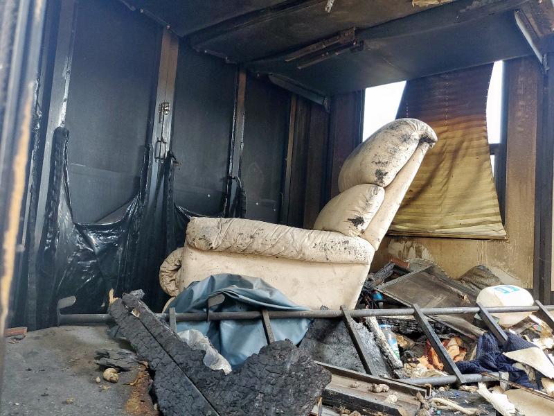 2018 Keys Fuzion VIN 4YDF42235JF810799 COPART salvage auction — BURN, TX - NONREPAIRABLE TITLE, sold $50 on 2026-07-21 (photo 6)