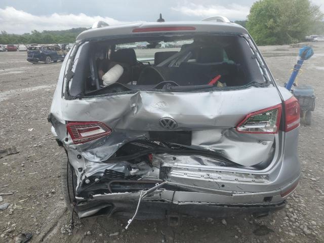 2017 Volkswagen Touareg VIN WVGRF7BP2HD001093 COPART salvage auction — REAR END, Il - Salvage Certificate, sold $975 on 2026-07-06 (photo 6)