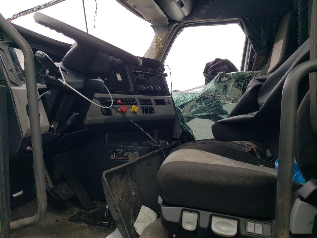 2022 Freightliner All other VIN 3AKJHHDR8NSNT9120 COPART salvage auction — Rollover, OH - CERT OF TITLE-SALVAGE, sold $24,100 on 2026-04-30 (photo 5)