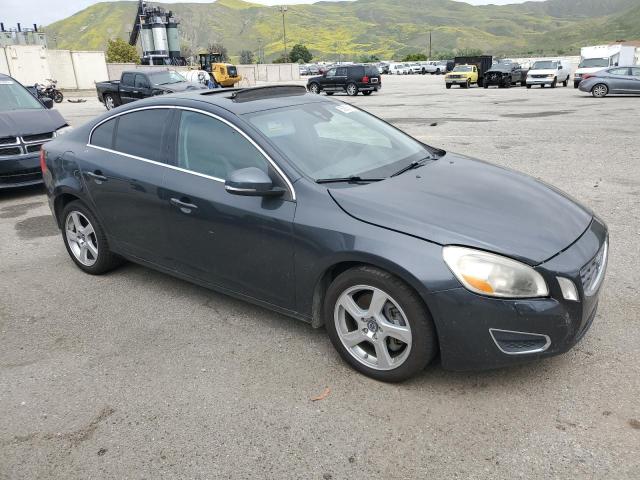 2013 Volvo S60 VIN YV1612FS1D1216915 COPART salvage auction — VANDALISM, CA - SALVAGE CERTIFICATE, sold $200 on 2026-07-31 (photo 4)