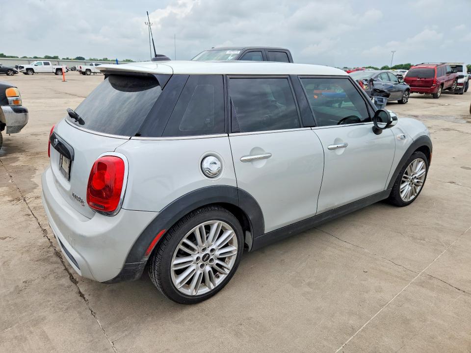 2018 Mini Hard top VIN WMWXU3C59F2B66560 COPART salvage auction — REAR END, Fl - Certificate Of Title, sold $900 on 2026-08-06 (photo 3)